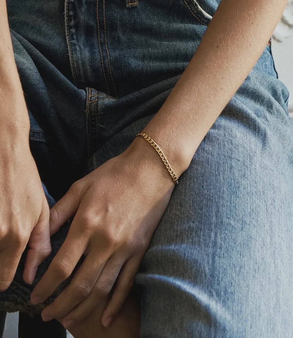 Elise Tsikis Kardo bracelet gourmette doré réglable