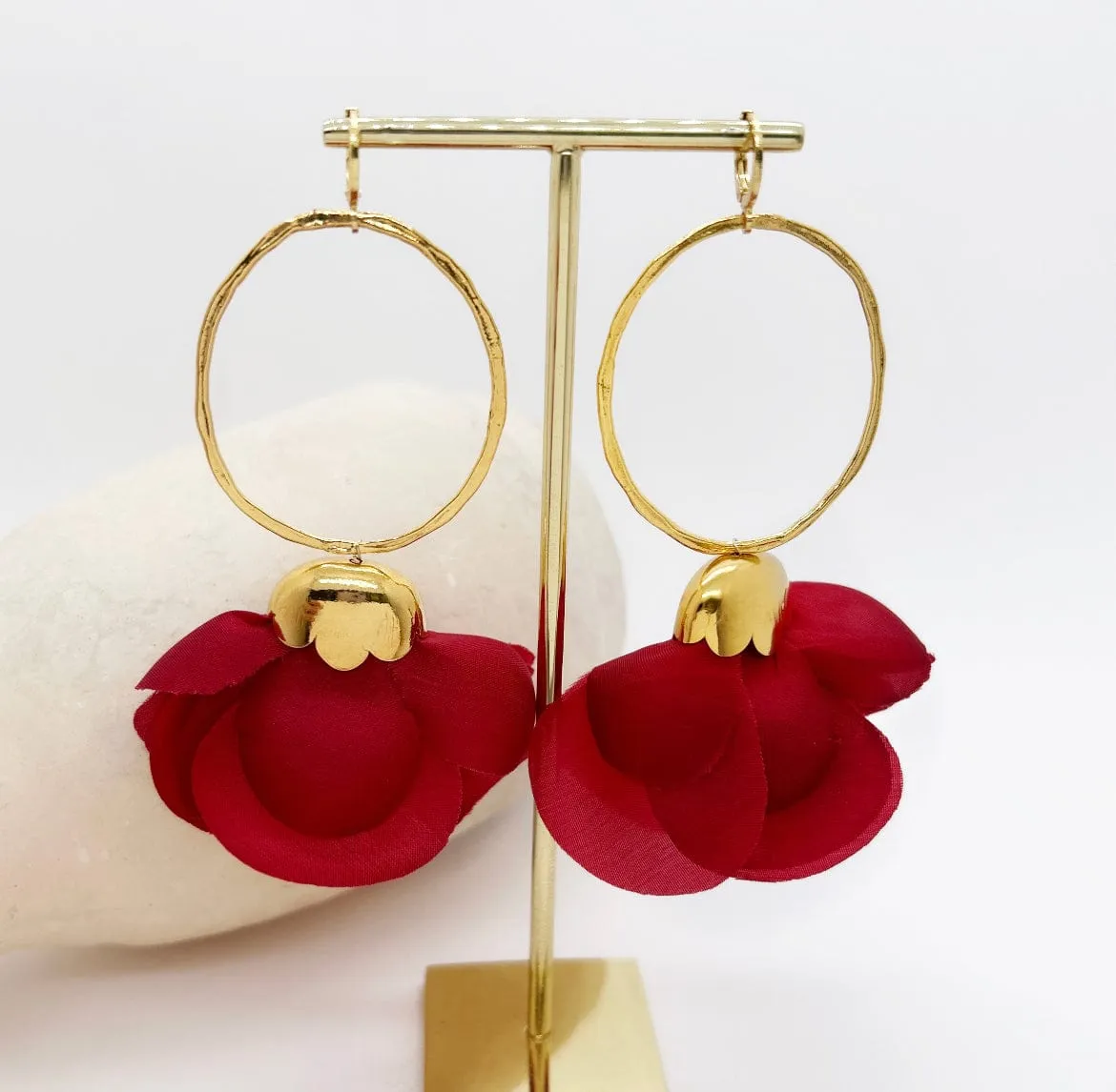 Elise Tsikis Natura boucles d'oreilles pendantes blanc