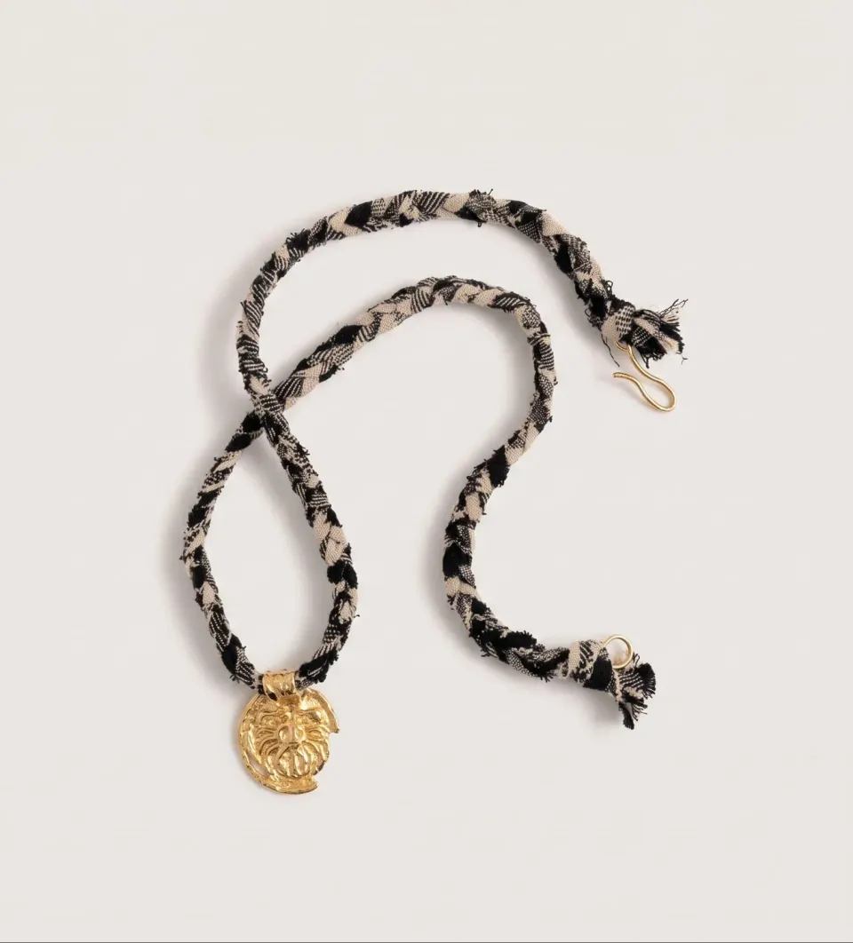Elise Tsikis Eleftheria Ioannis collier vichy perles