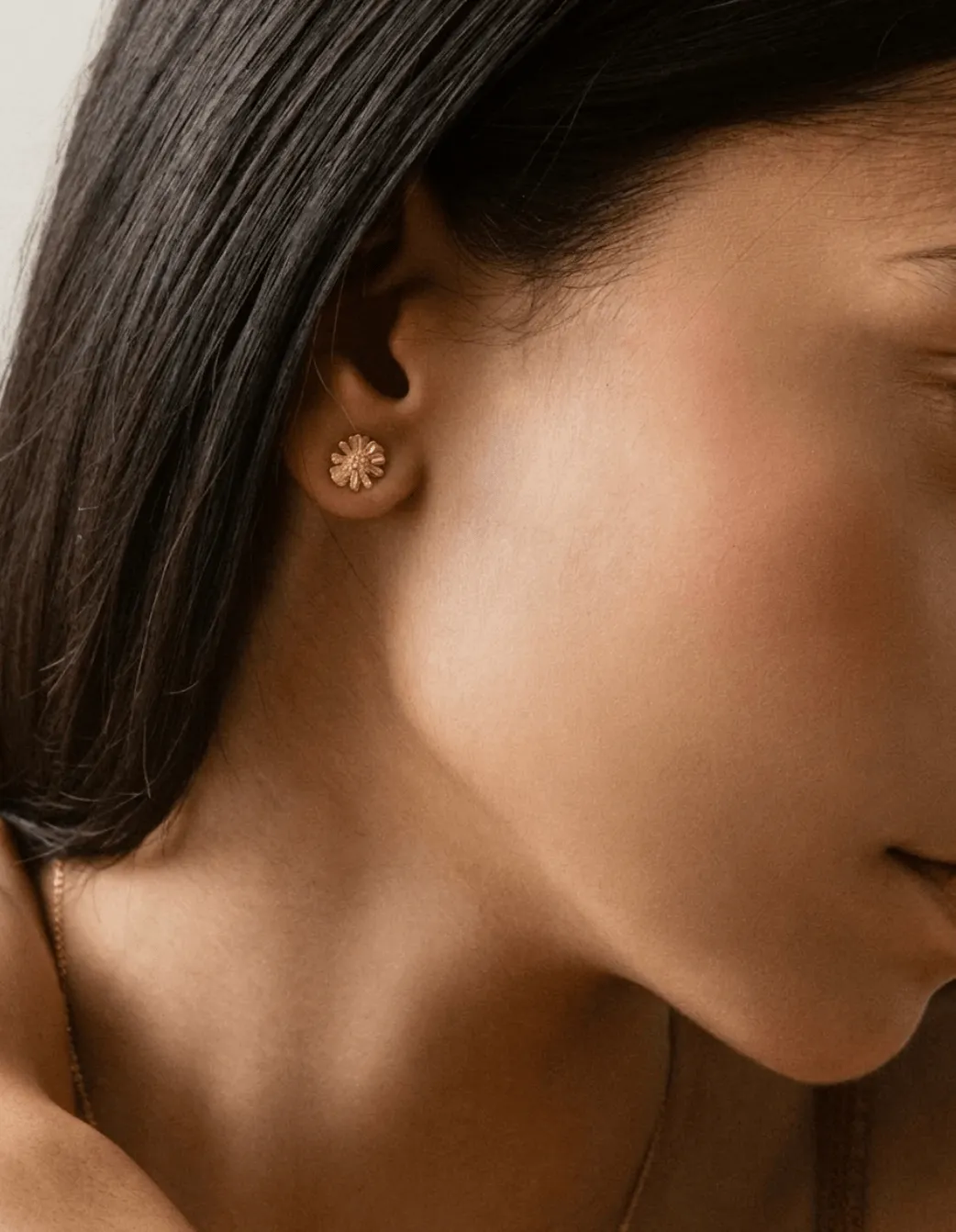 Elise Tsikis Marguerite Small boucles or jaune puces