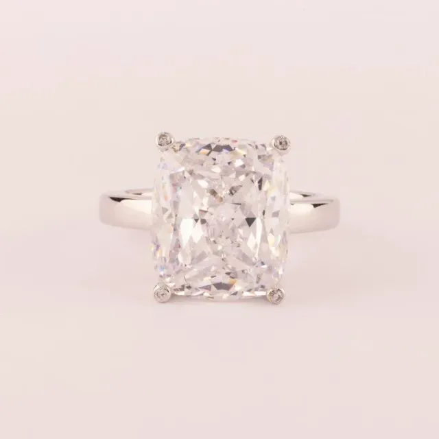 Ultima Edizione Pietra Singola bague blanc taille emeraude