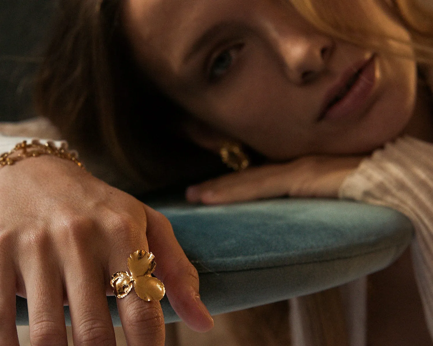 Elise Tsikis Pensée Medium bague fleur or jaune