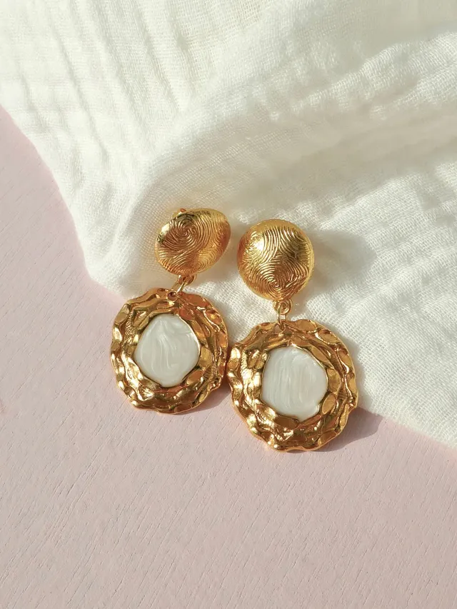 Cloralys Harlow boucles oreilles doré résine 4 cm