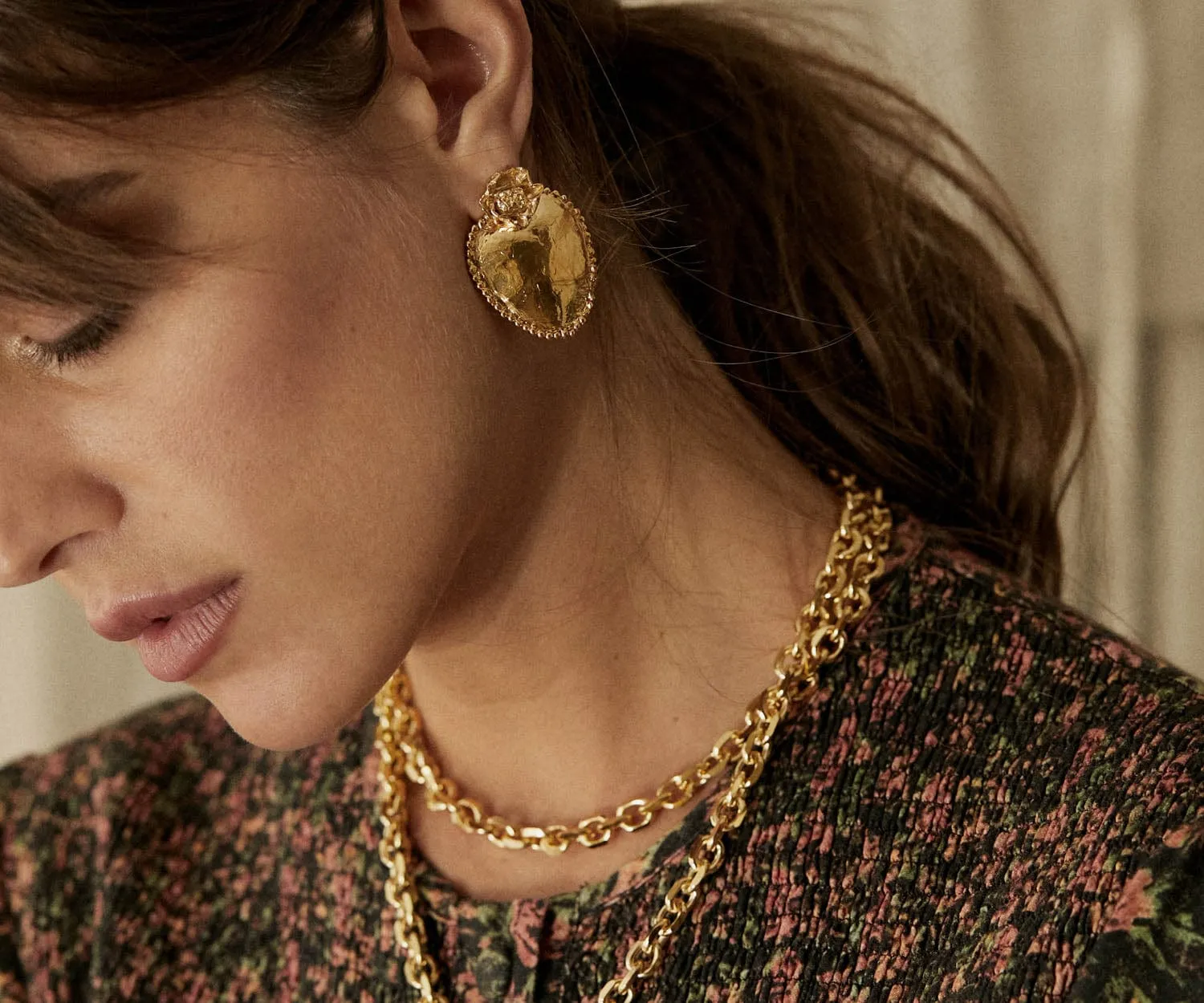 Elise Tsikis Manoush Sieci boucles d’oreilles dorées cœur
