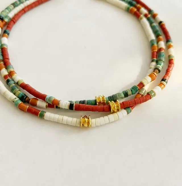 Elise Tsikis Meada collier blanc pierres naturelles