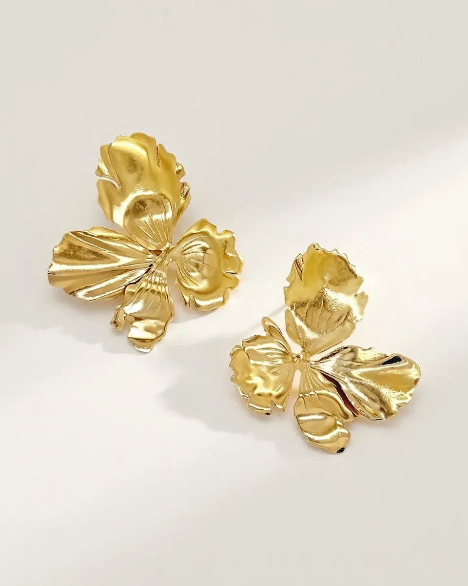 Elise Tsikis Némésis Large boucles d’oreilles doré 7 cm