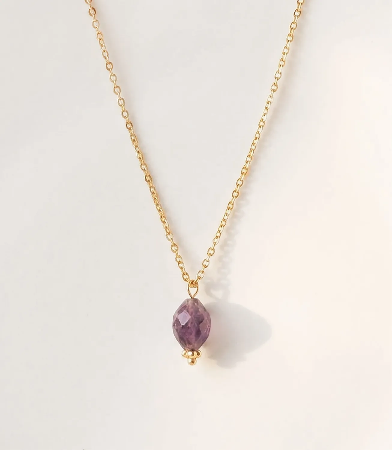 Elise Tsikis Kava collier pierre naturelle mauve