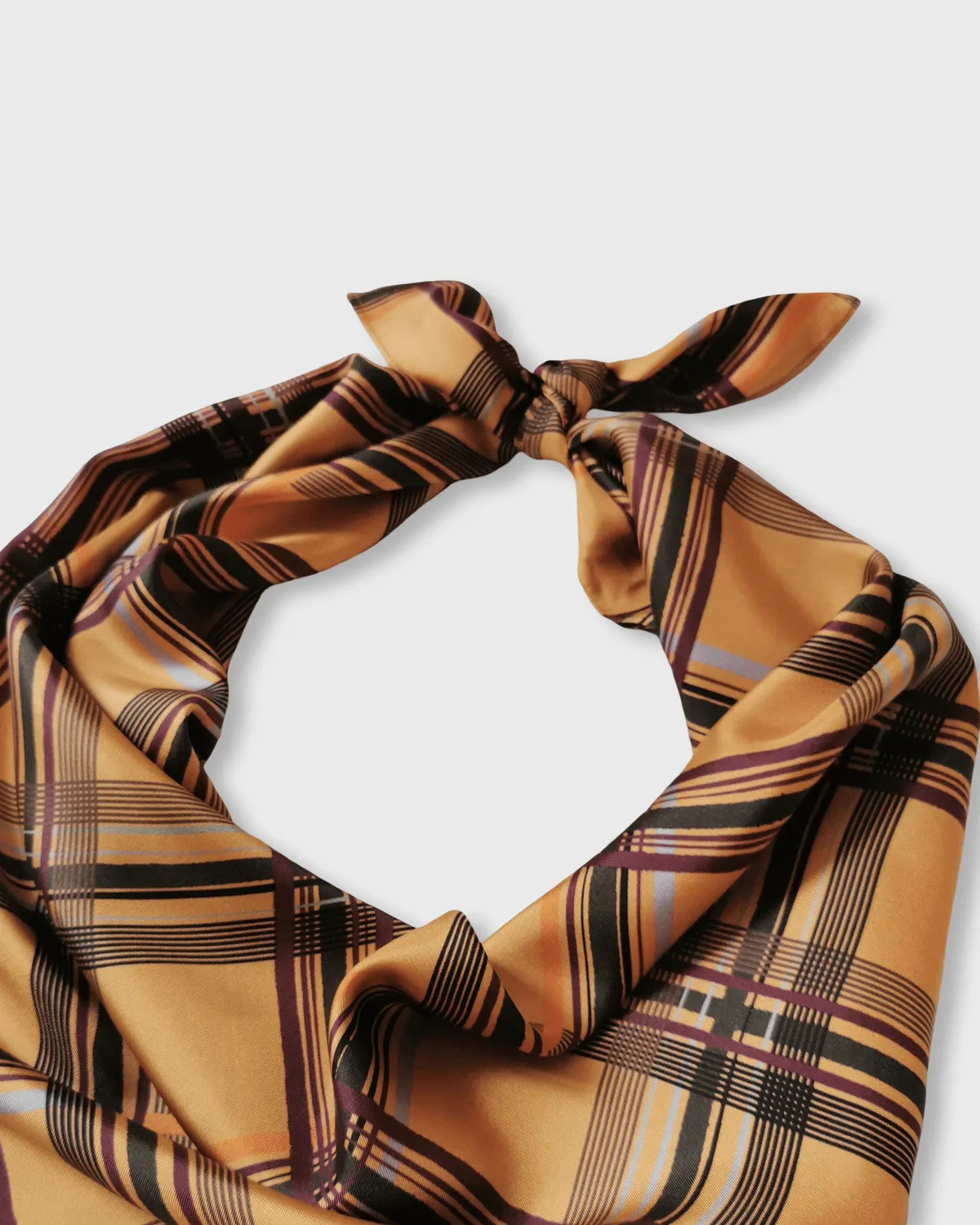 Elise Tsikis Izamal foulard soie 90x90 cm à carreaux