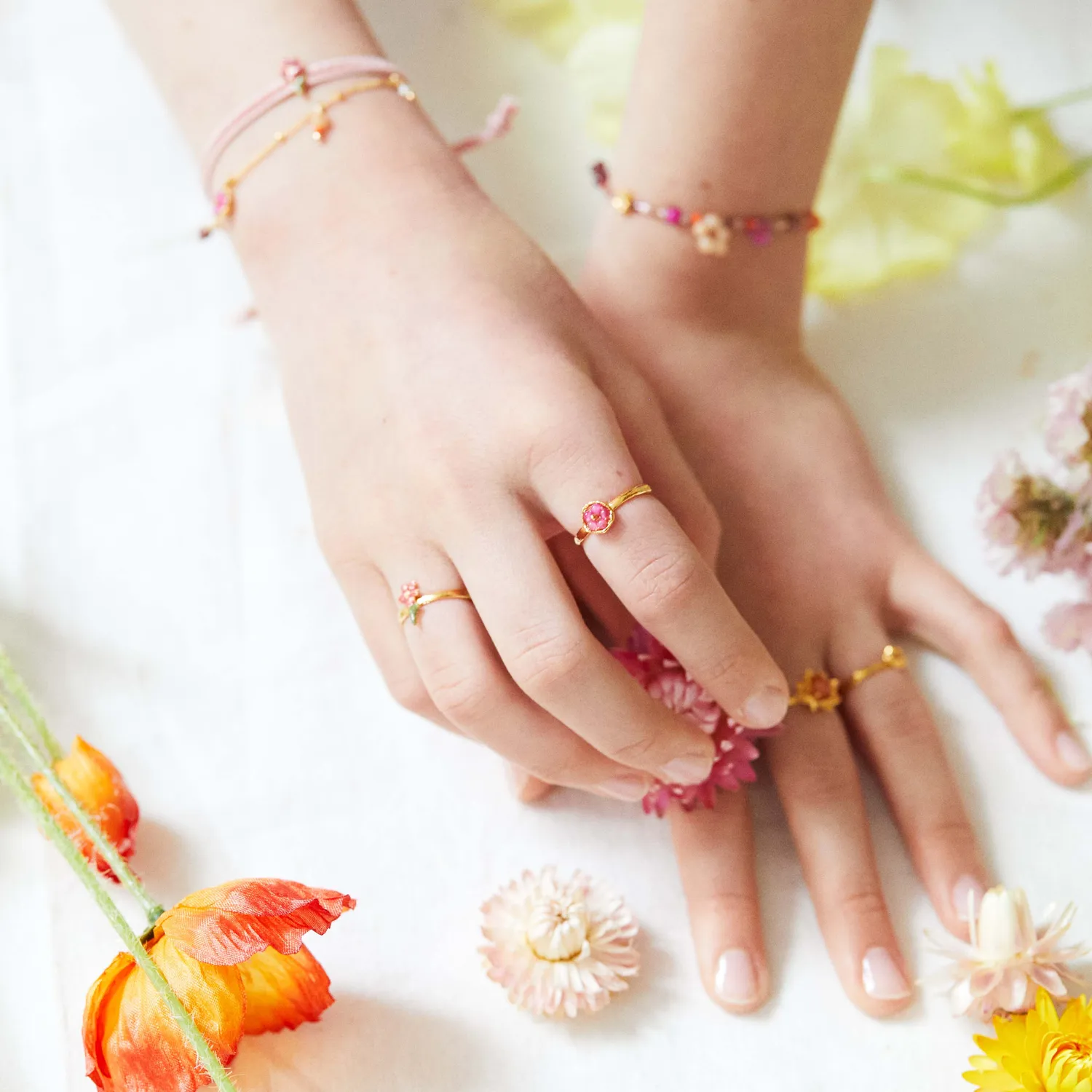 Elise Tsikis Gelani bague enfant réglable rose perles