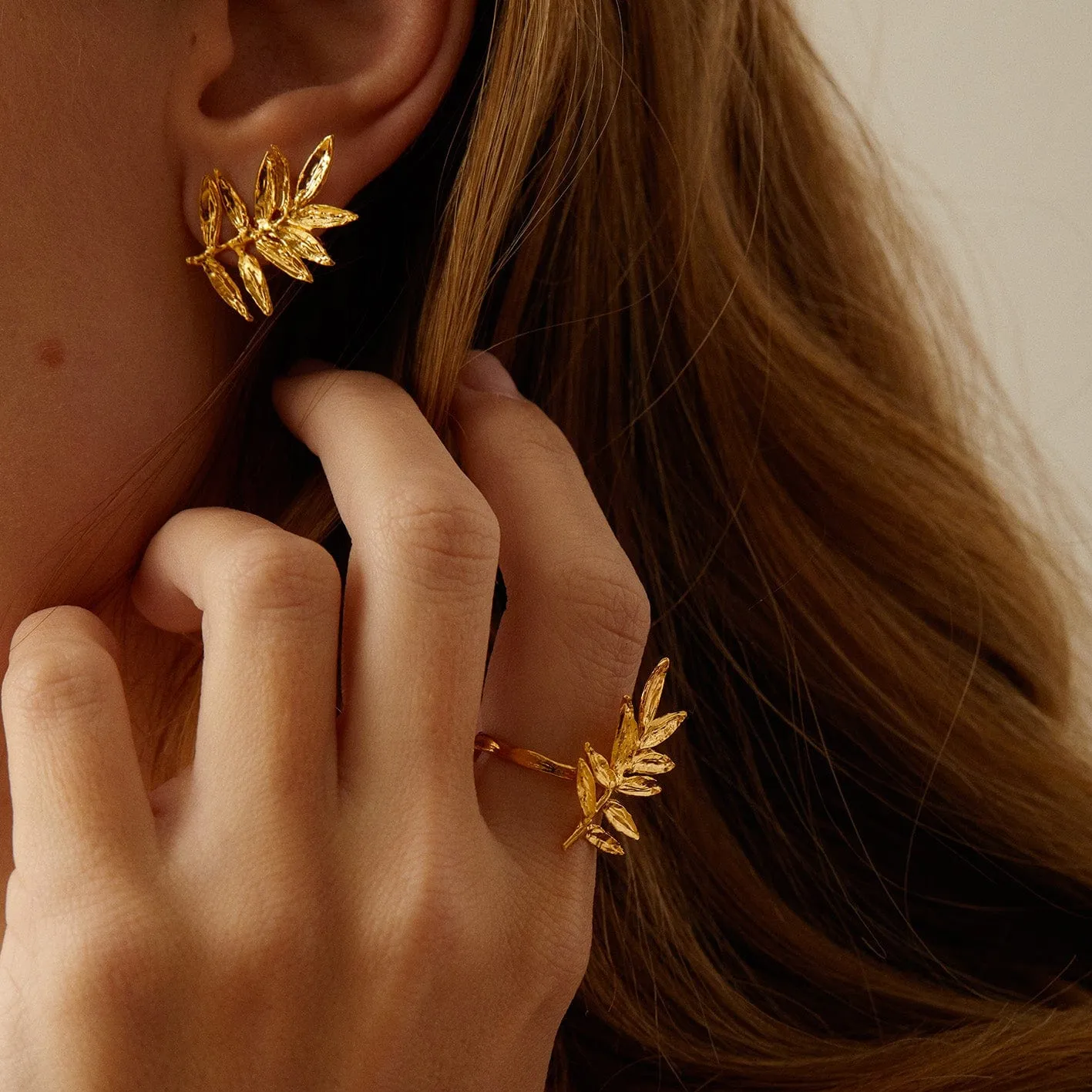 Elise Tsikis Manisa bague feuille olivier ajustable