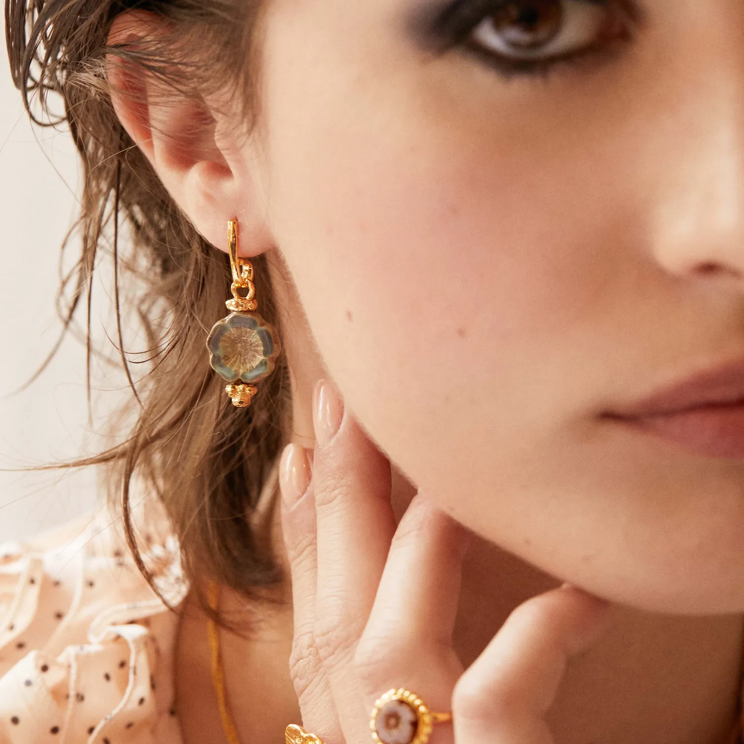 Elise Tsikis Luna boucles oreilles fleur 3,5 cm