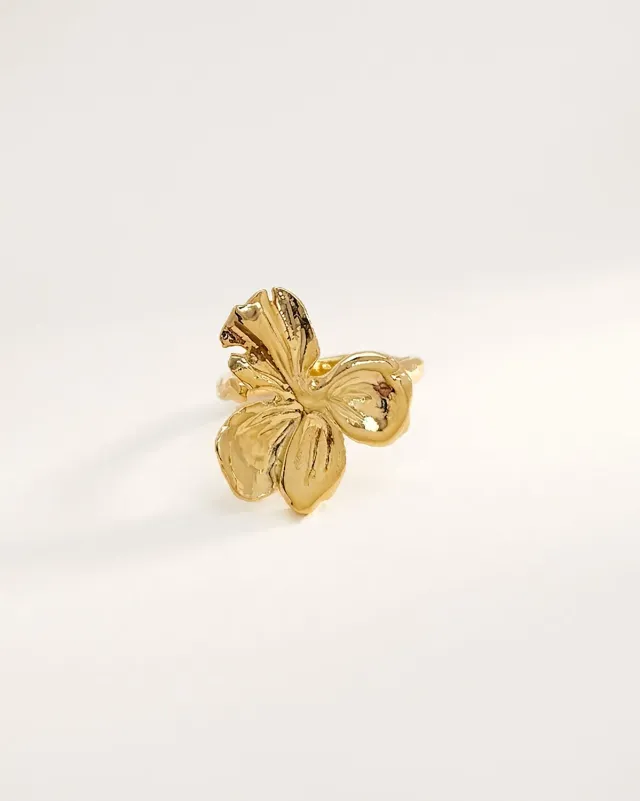 Elise Tsikis Némésis Damy bague phalange fleur