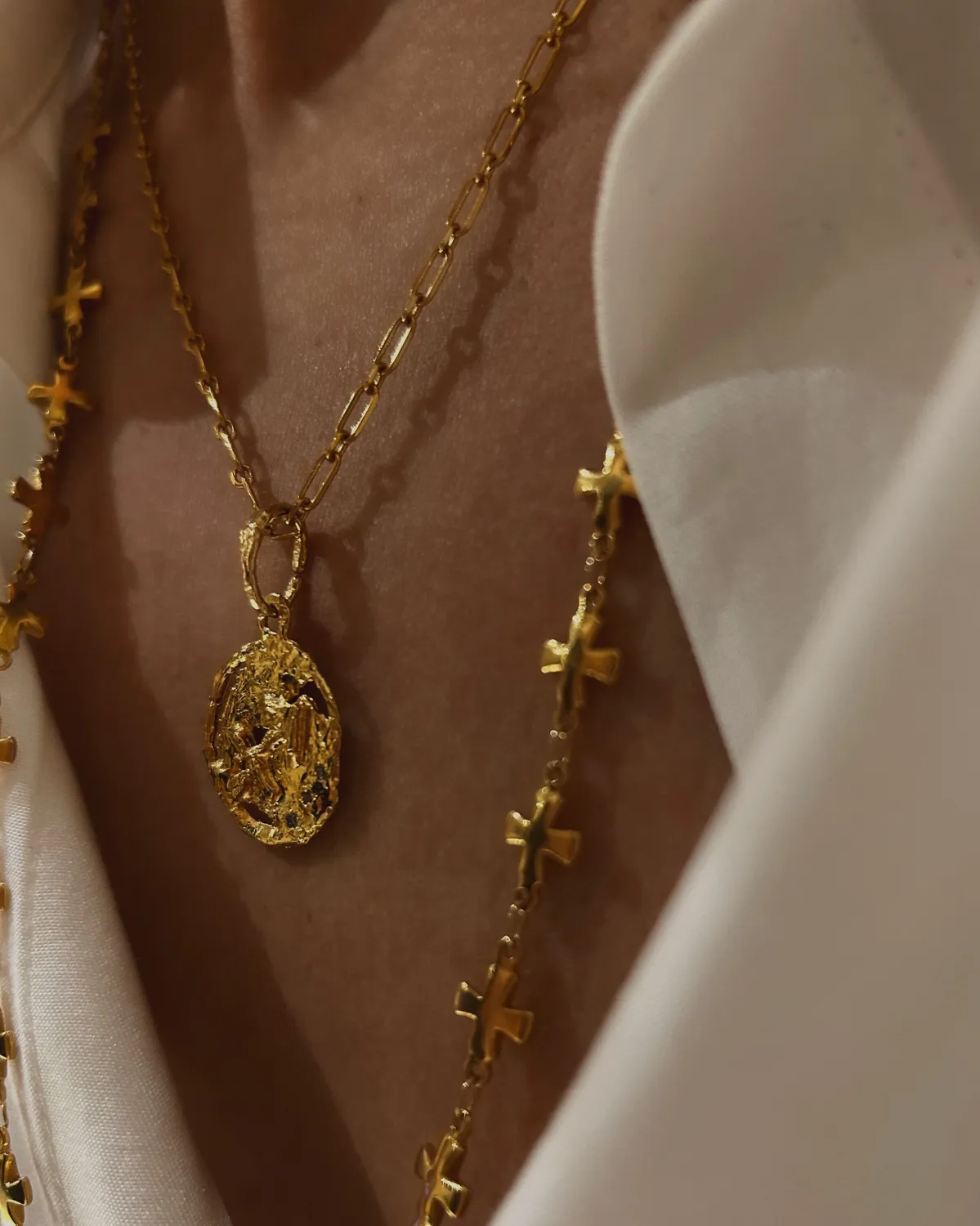 Elise Tsikis Astrologia collier Bélier zircons blancs