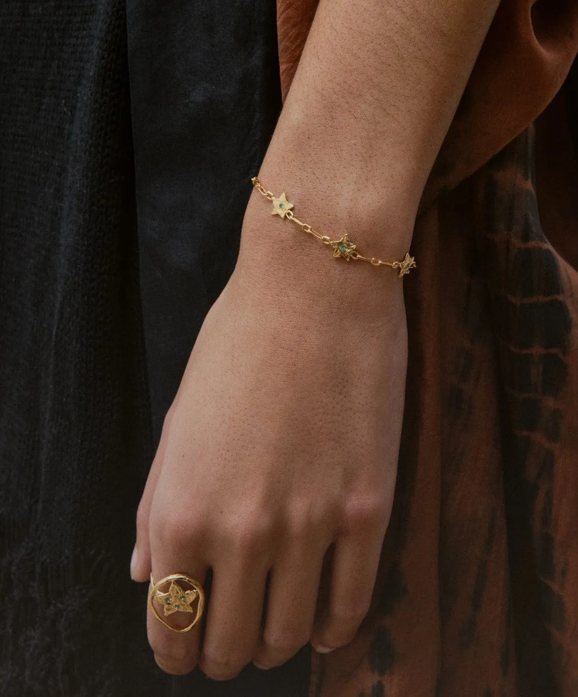 Elise Tsikis Monahans bracelet étoiles cristaux réglable
