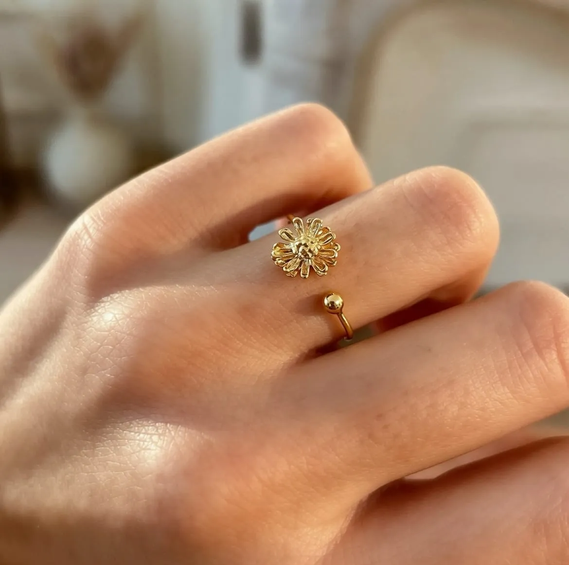 Elise Tsikis Marguerite Simple bague or jaune réglable