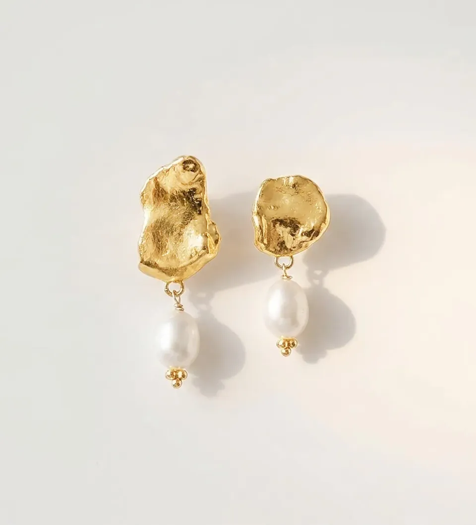 Elise Tsikis Metochi boucles d'oreilles perle or jaune