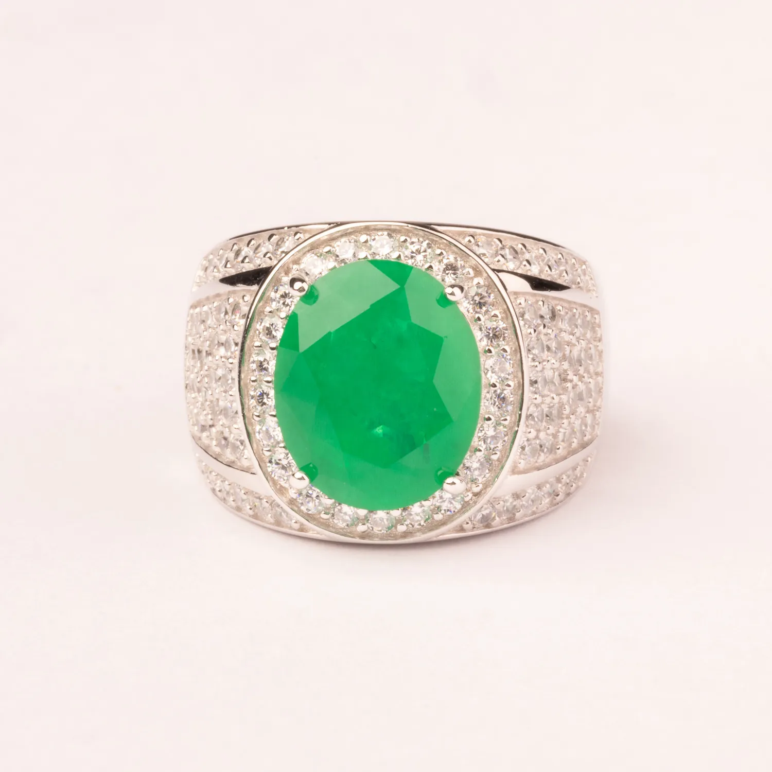 Ultima Edizione ovale couleur bague large zircon