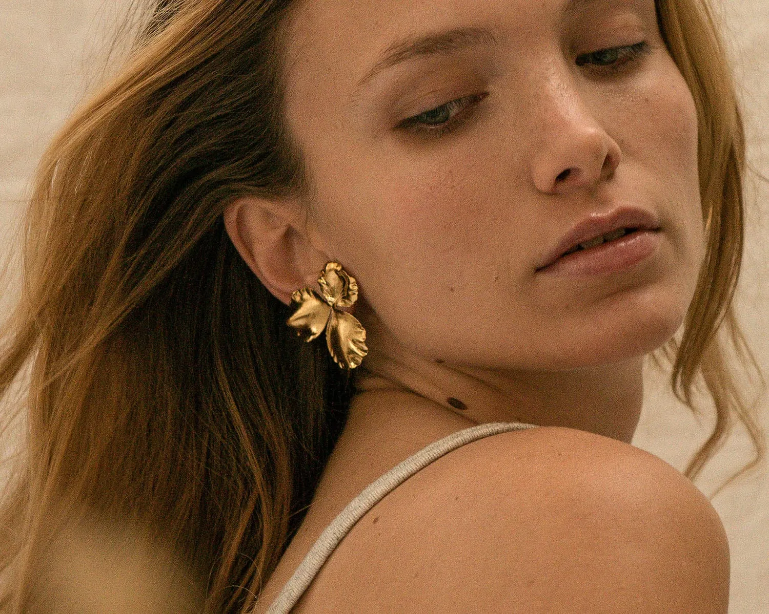 Elise Tsikis Pensée Medium boucles fleur or jaune