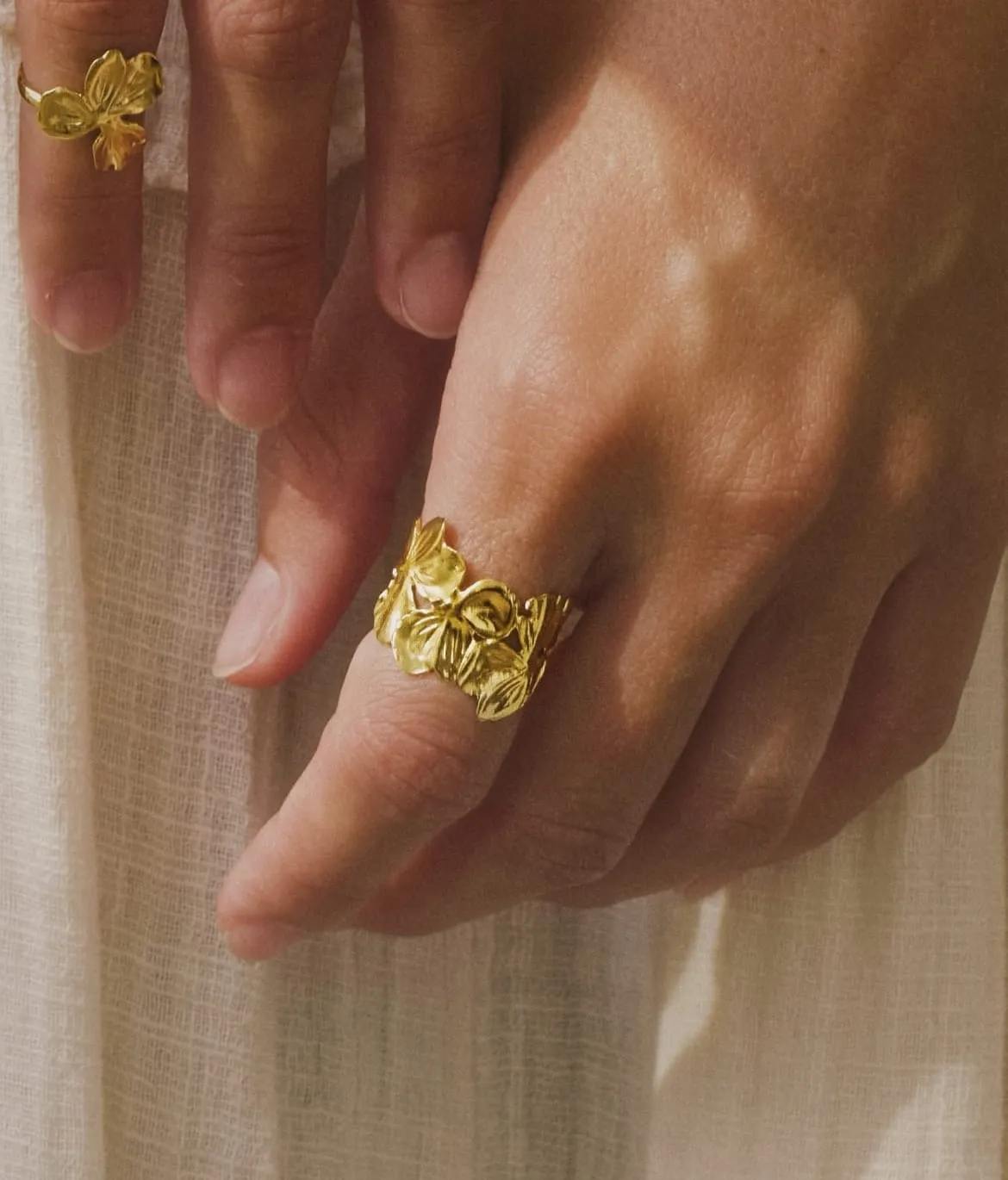 Elise Tsikis Zagora bague réglable dorée fleur