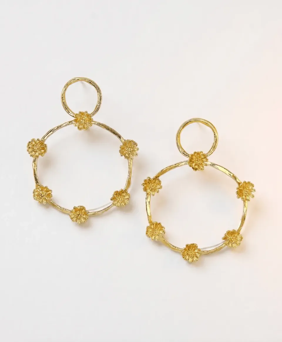 Elise Tsikis Marguerite Large boucles d'oreilles dorées