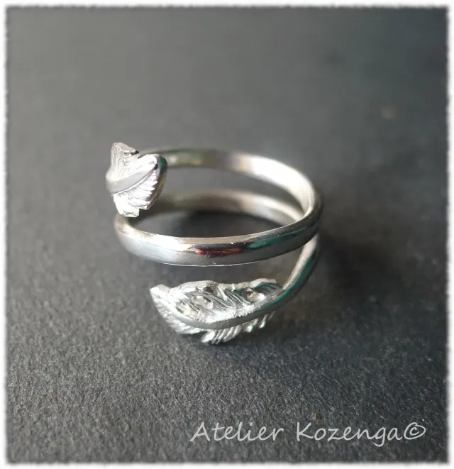 L'Atelier Kozenga Plume bague argent massif légère