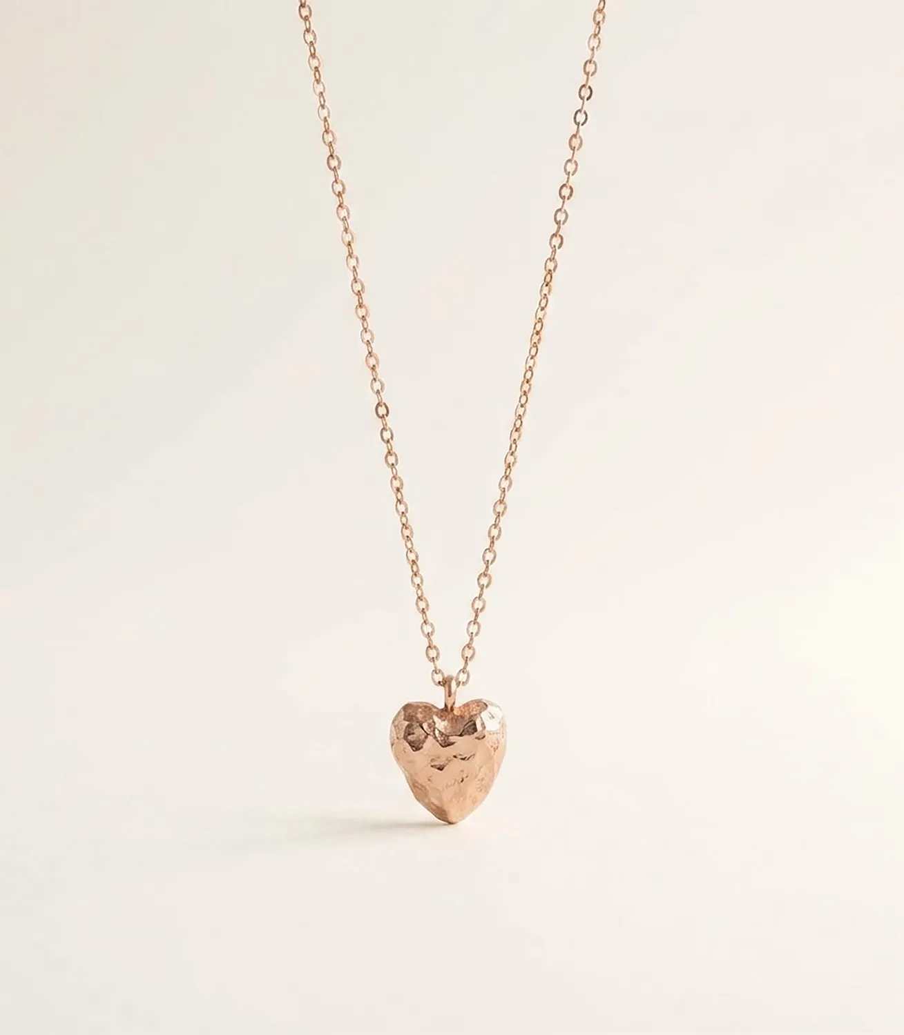 Elise Tsikis Hory collier cœur doré or jaune 40 cm