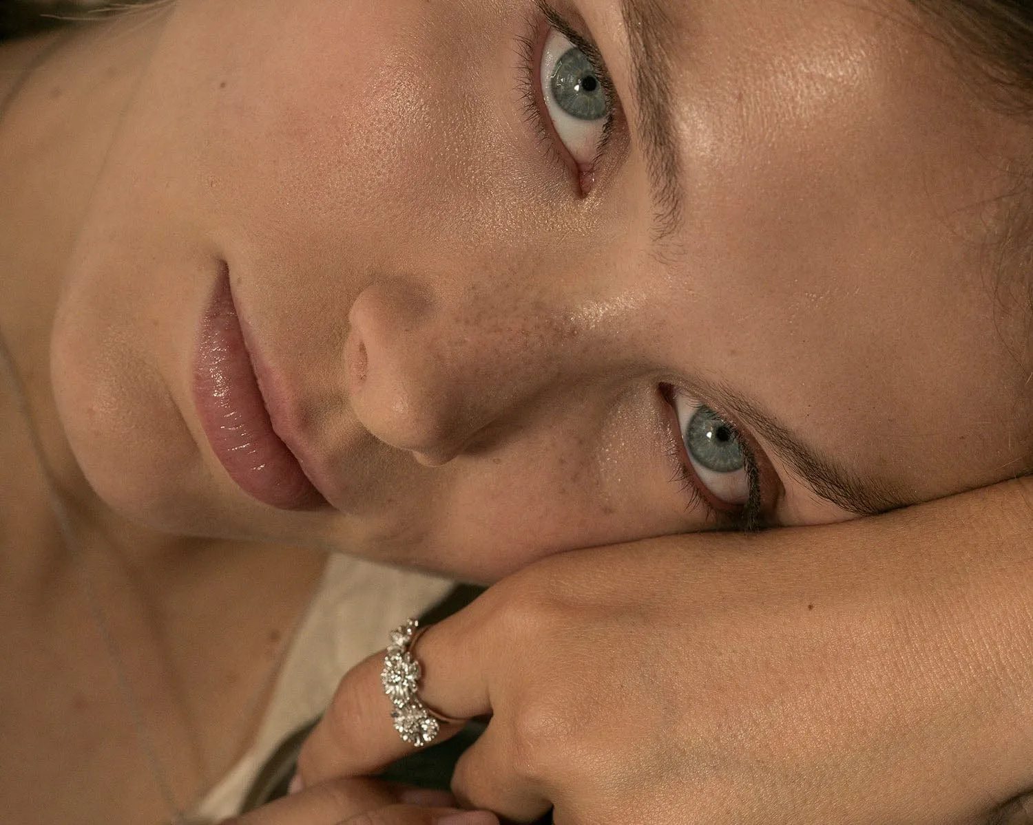 Elise Tsikis Marguerite Triple bague or jaune réglable