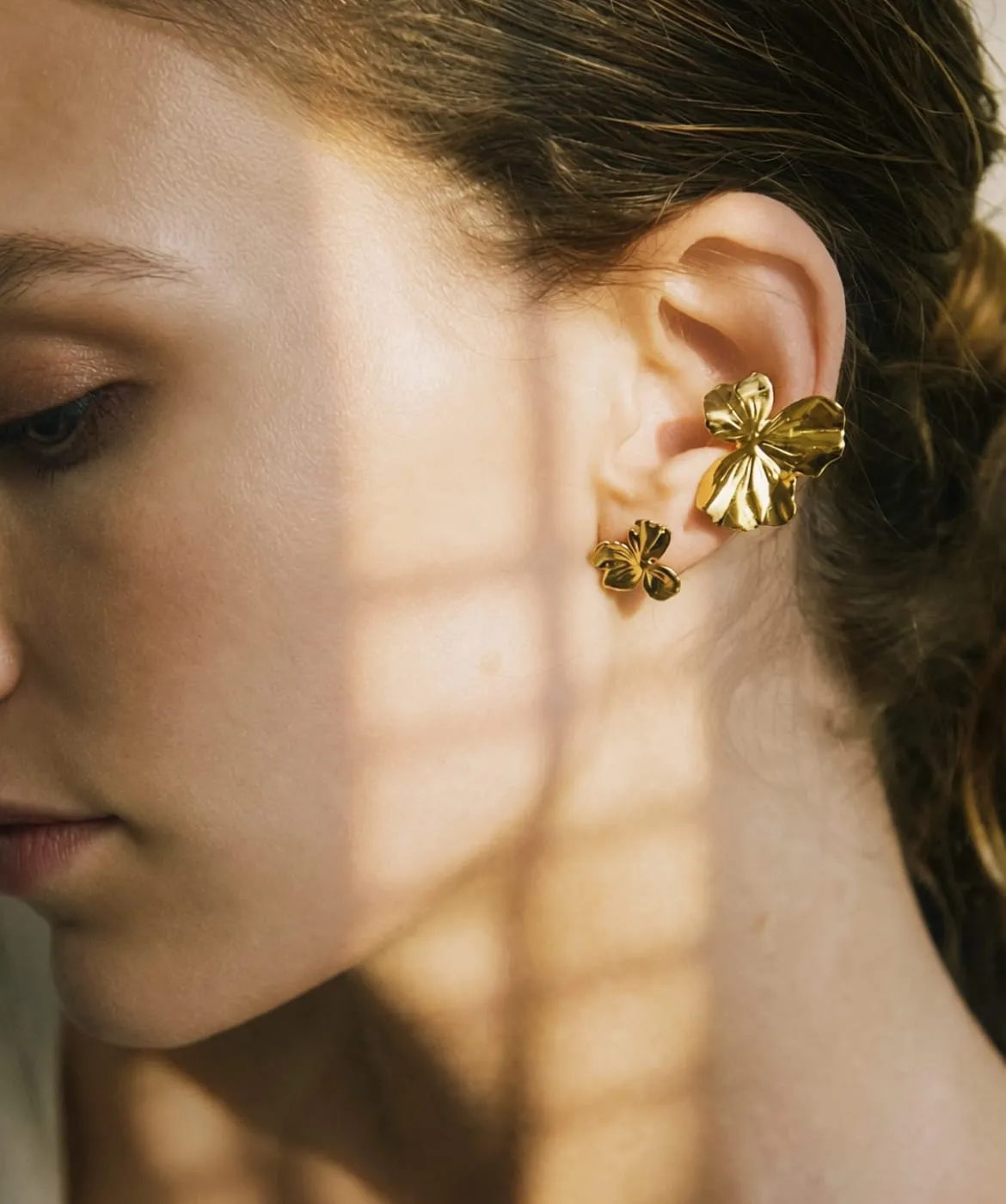 Elise Tsikis Eresos earcuff fleur doré sans perçage