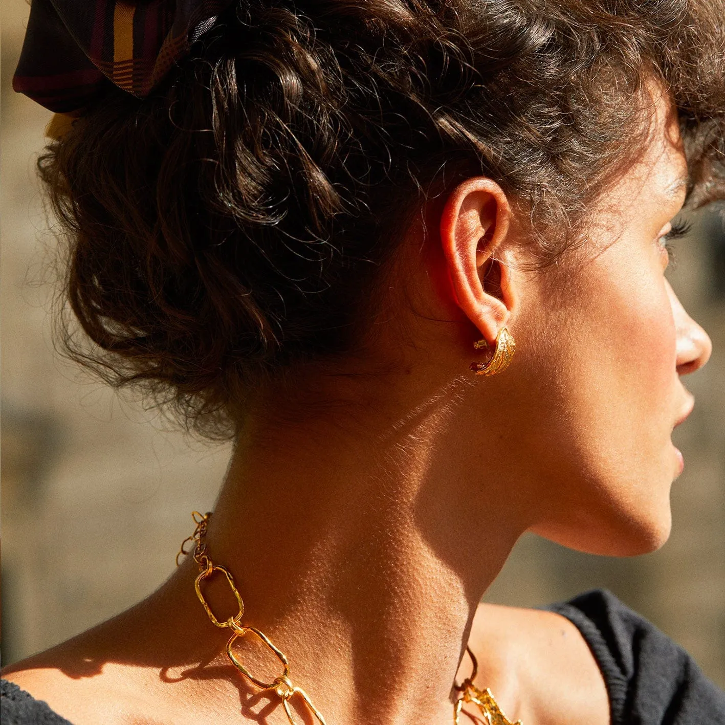 Elise Tsikis Vasto boucles d'oreilles puces or jaune