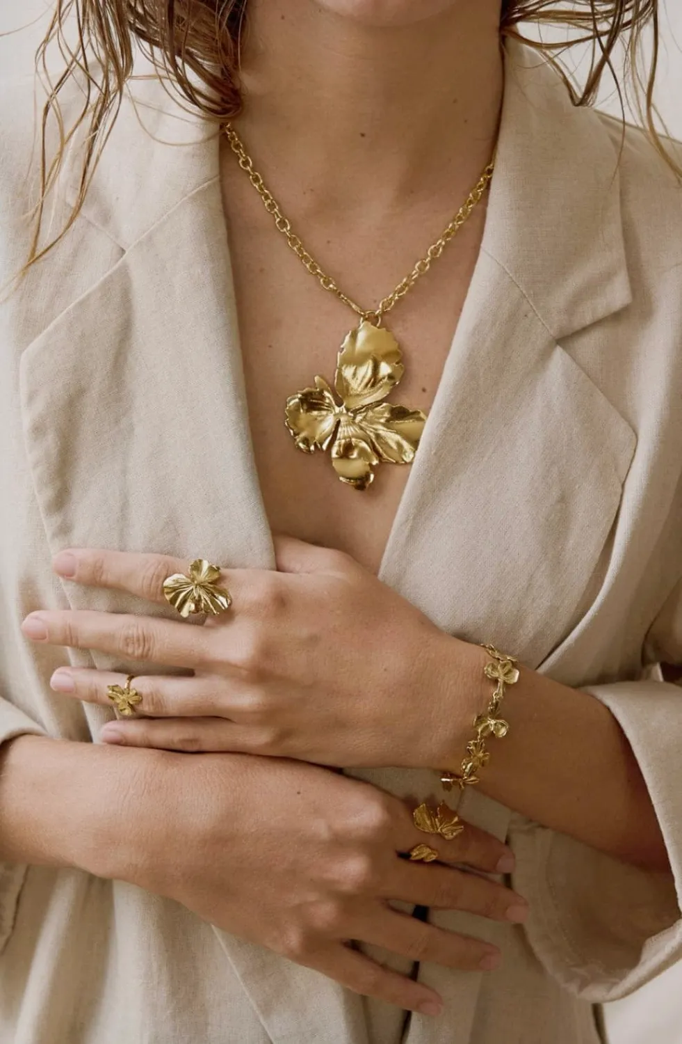 Elise Tsikis Dysis bague fleur dorée réglable