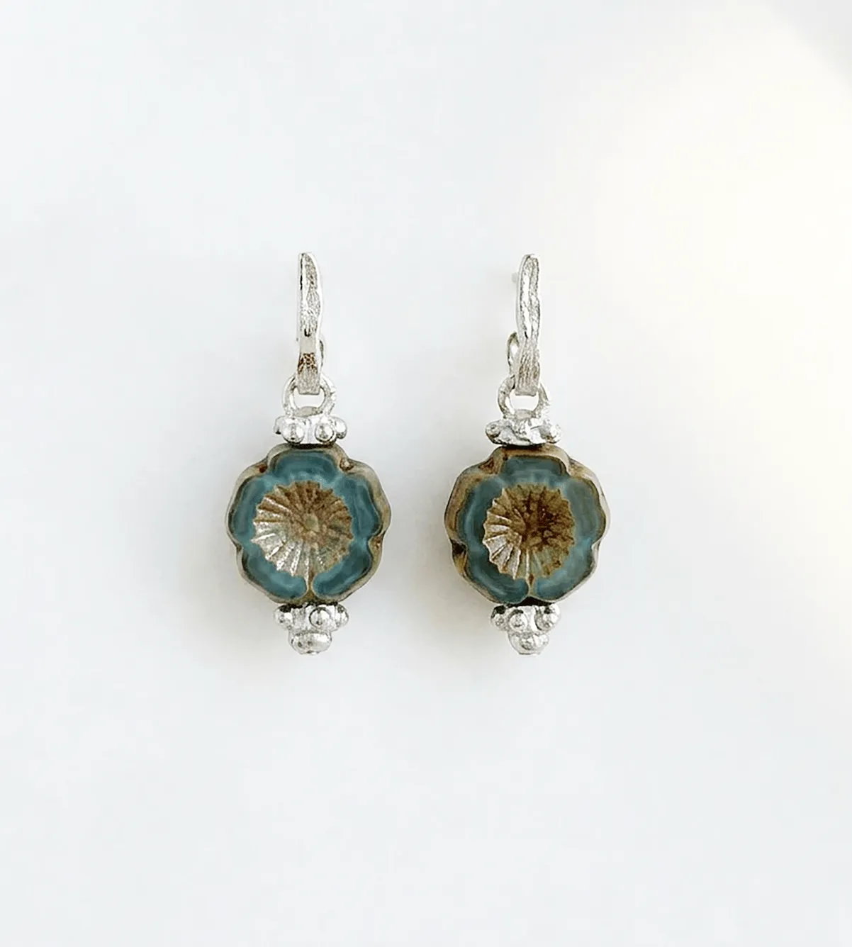 Elise Tsikis Luna boucles oreilles fleur 3,5 cm