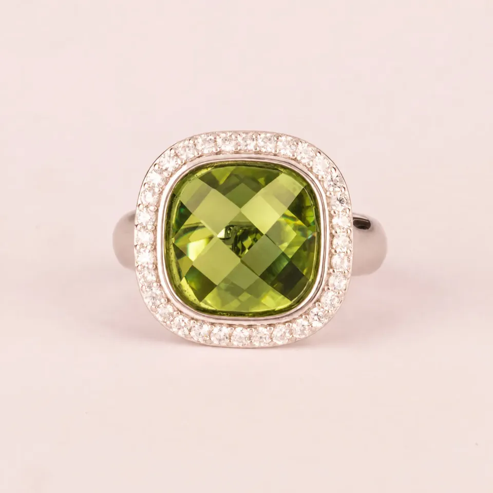 Ultima Edizione Coussin et Pavé bague centrale