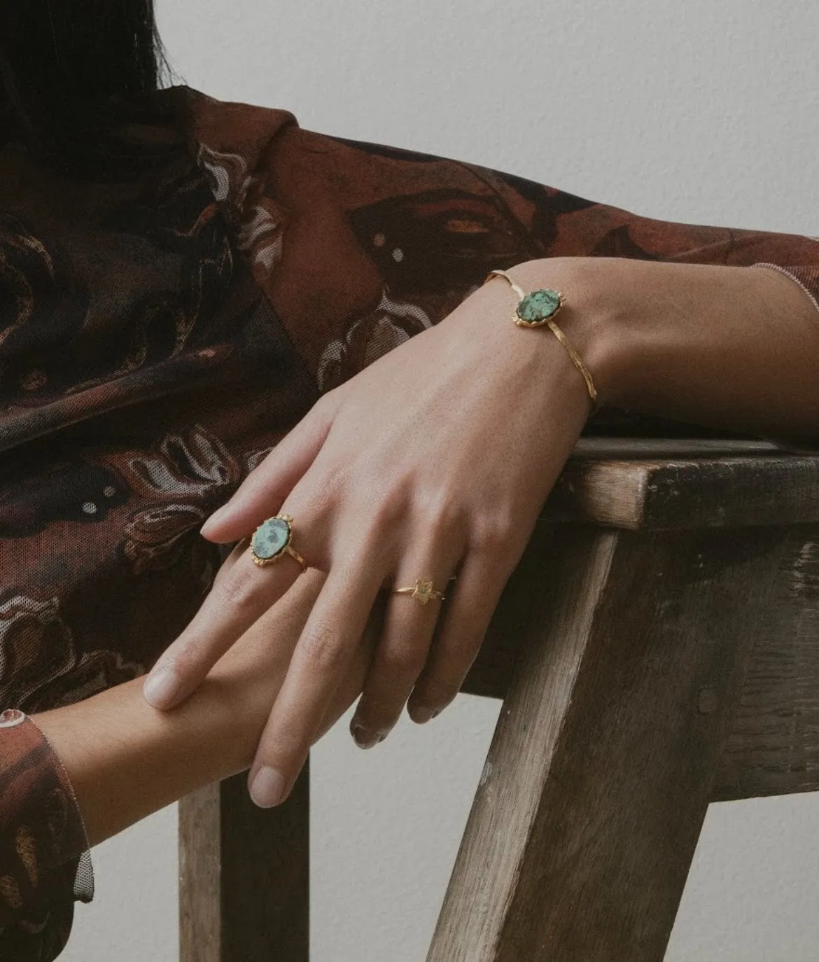 Elise Tsikis Ligari bague réglable nacre blanche