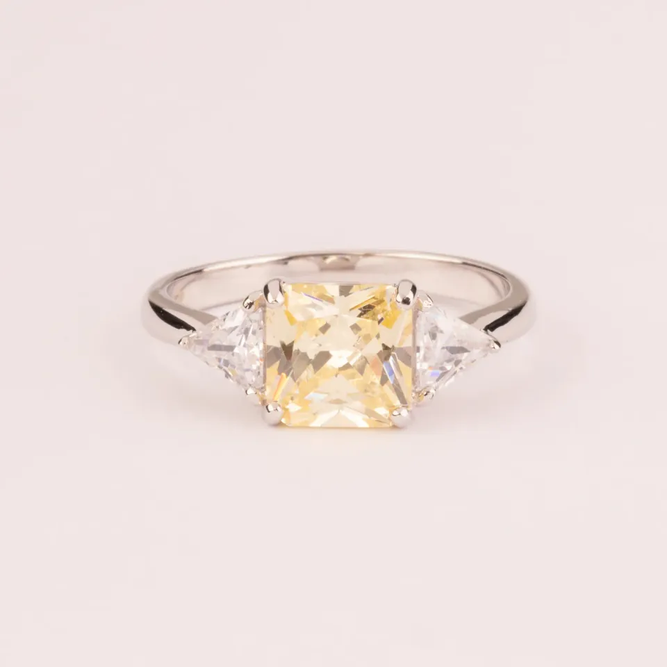 ULTIMA EDIZIONE Quadrato 6x6 bague zircone couleur