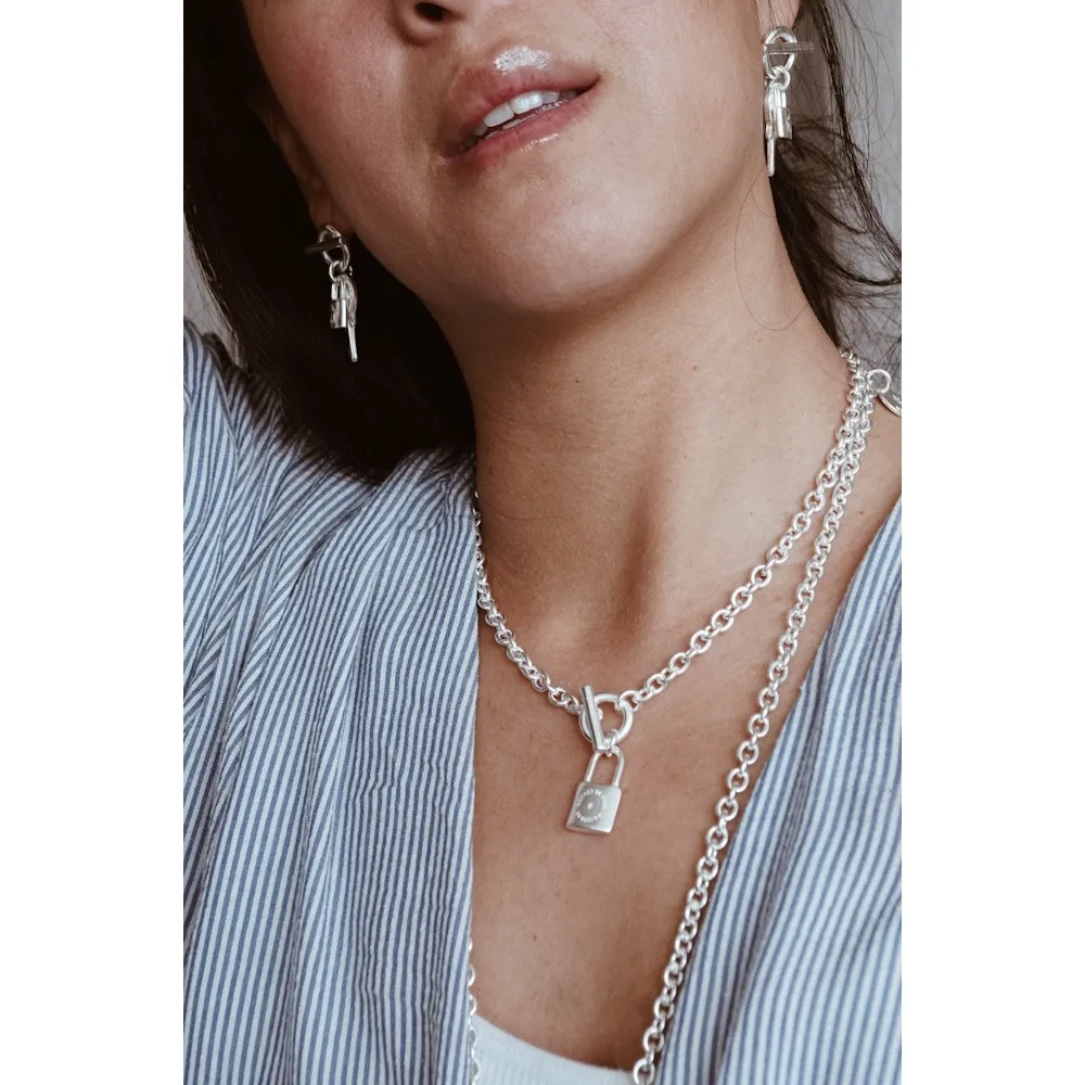 Secret de Cuir N°823 collier fin argenté 43 cm
