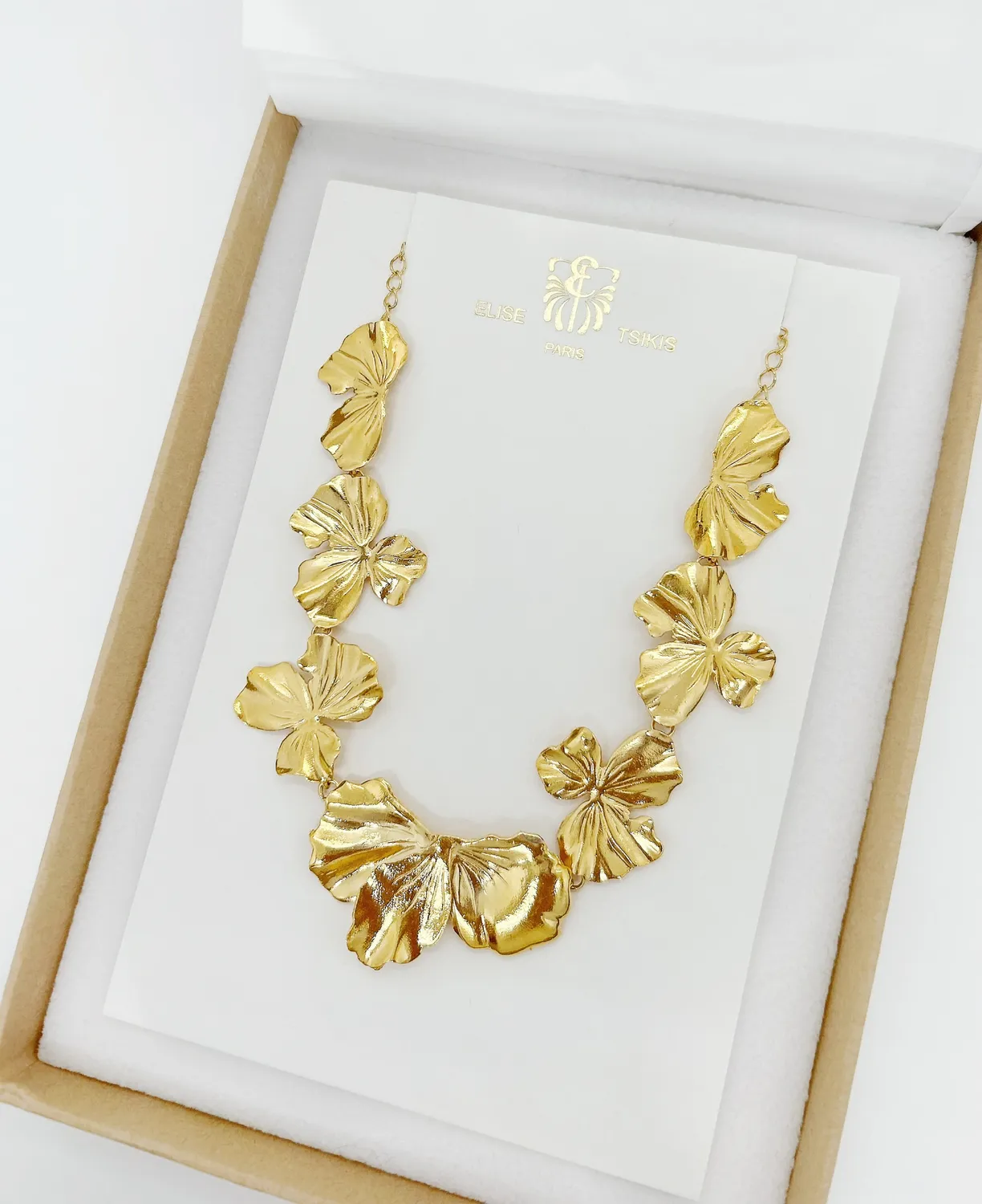 Elise Tsikis Némésis Anomera collier fleurs doré