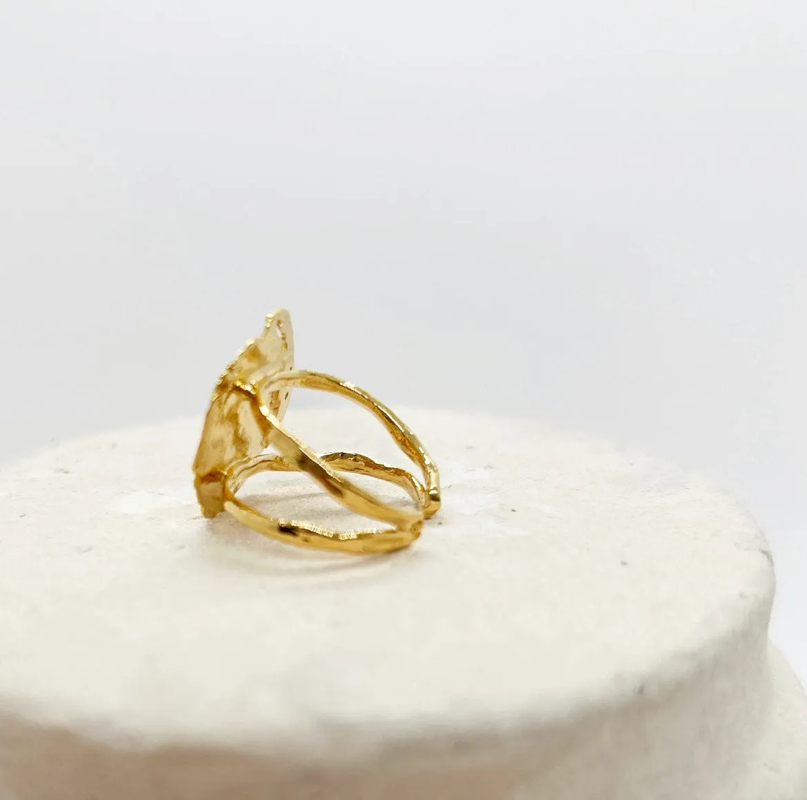 Elise Tsikis Mendi bague chevalière zircon blanc
