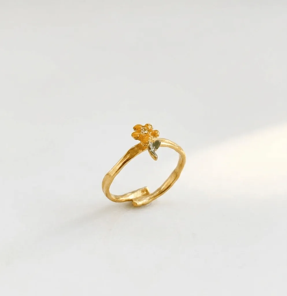 Elise Tsikis Anis bague fleur émaillée jaune enfant