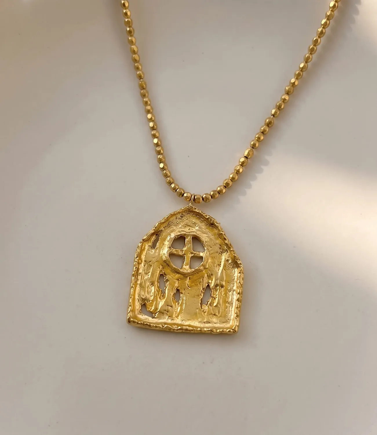 Elise Tsikis Eleftheria Thekla collier doré