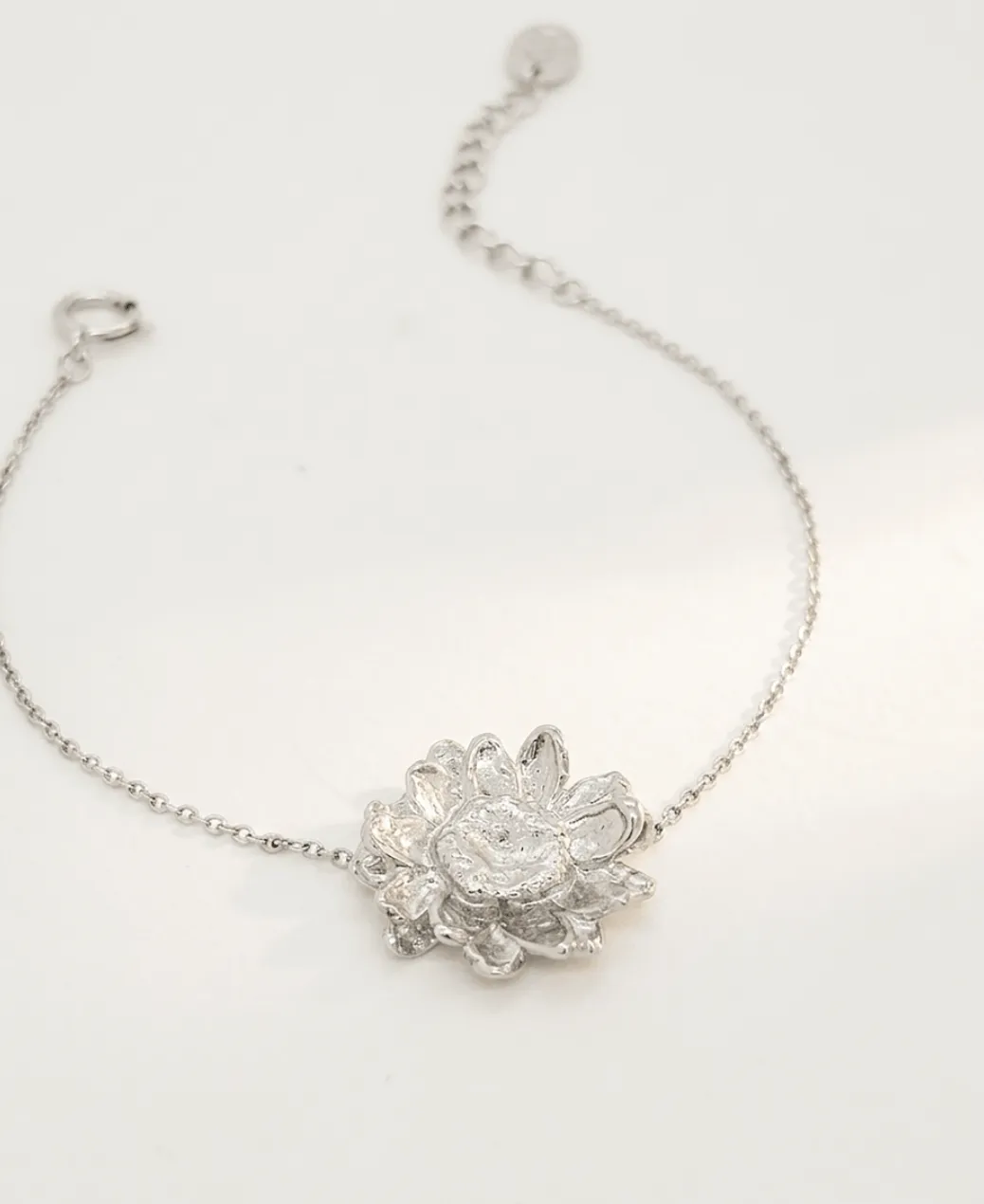 Elise Tsikis Gordese bracelet fleur or jaune 17,5 cm