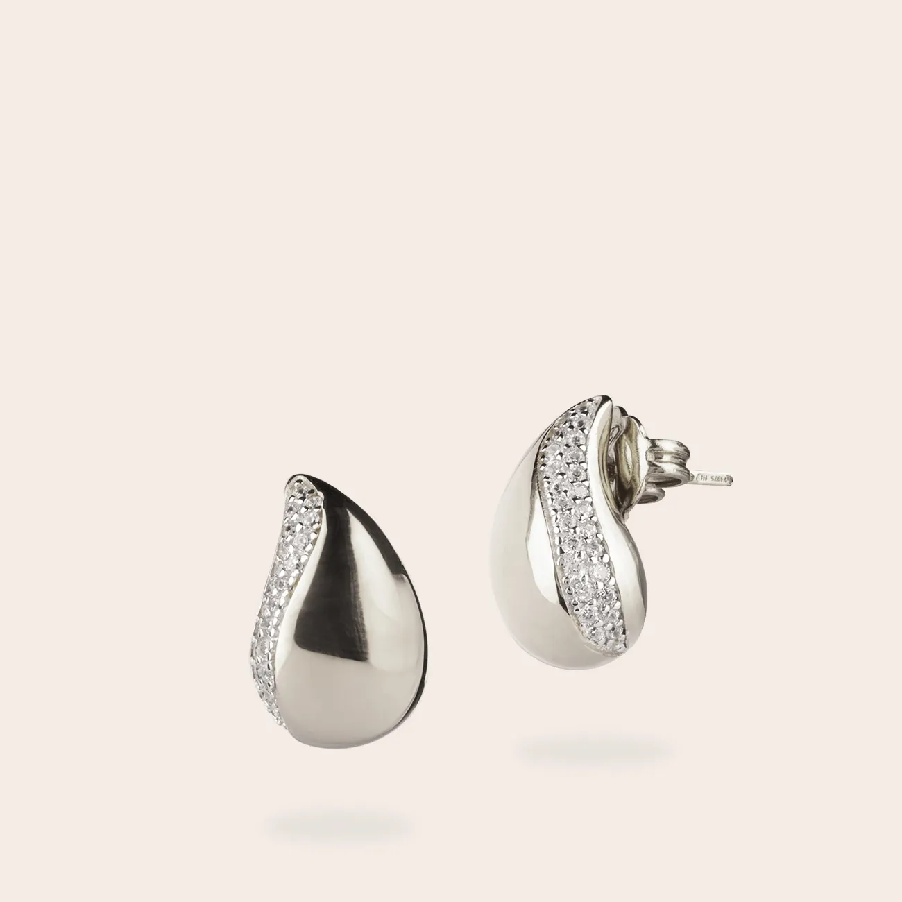 Ultima Edizione goutte zircons boucles pendantes