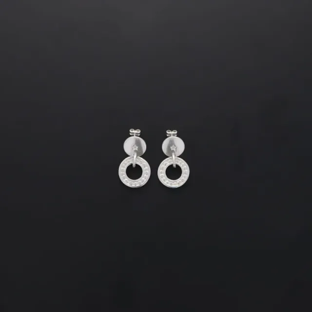 Secret de Cuir N°707 boucles d'oreilles rond à points argenté