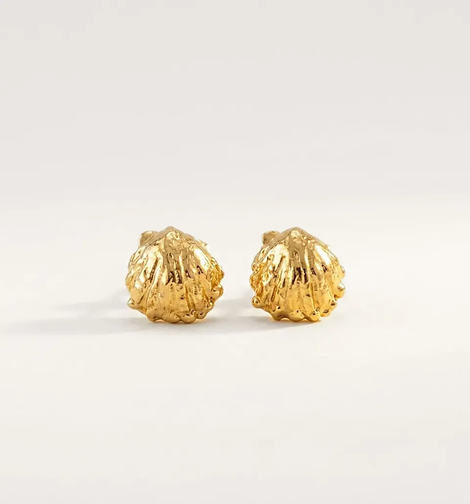 Elise Tsikis Oce puces coquillage dorées