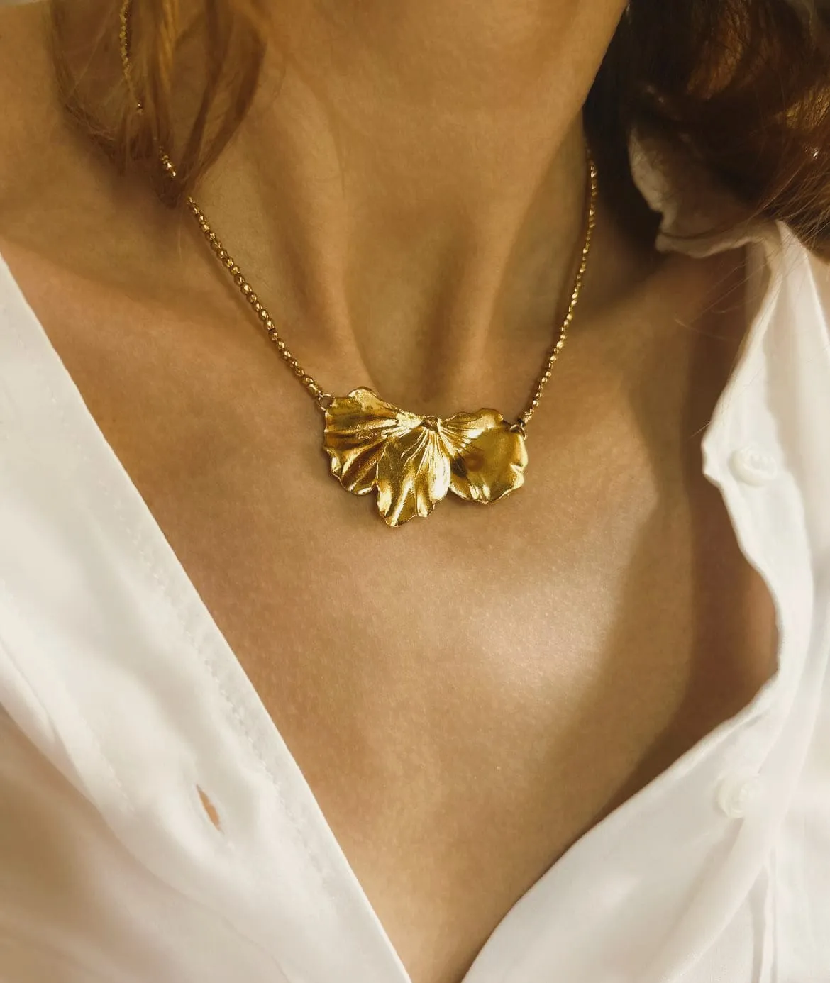 Elise Tsikis Némésis Karyes collier plaqué or 40 cm