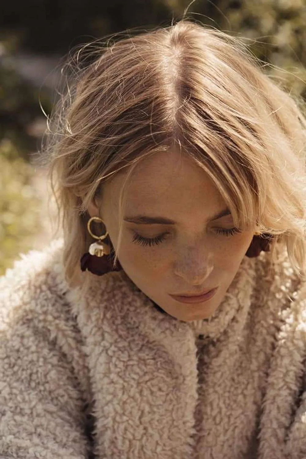 Elise Tsikis Dulcita boucles d'oreilles crème doré