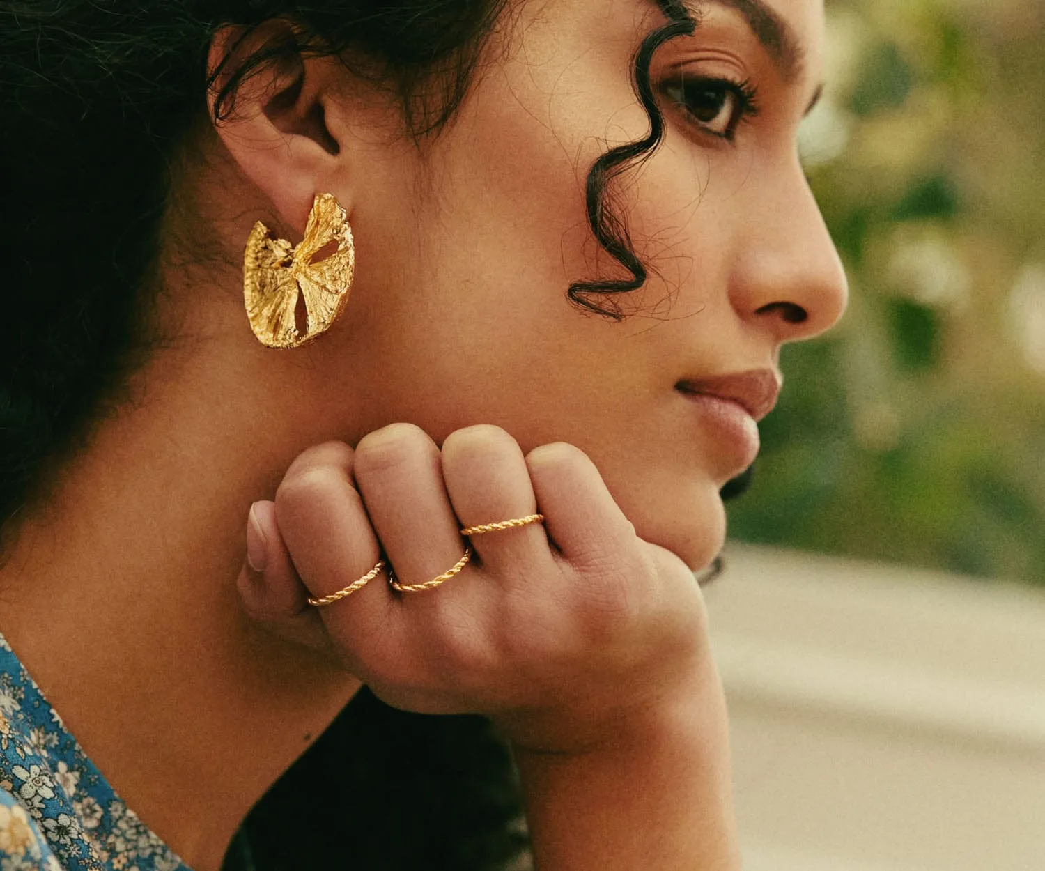 Elise Tsikis Trinidad Canasi bague torsadée dorée