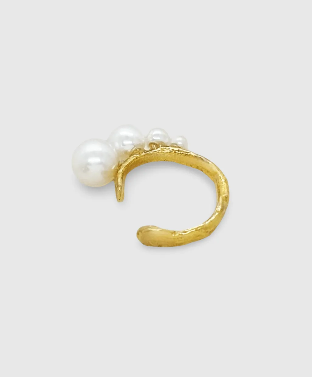 Elise Tsikis Milos earcuff doré perle culture