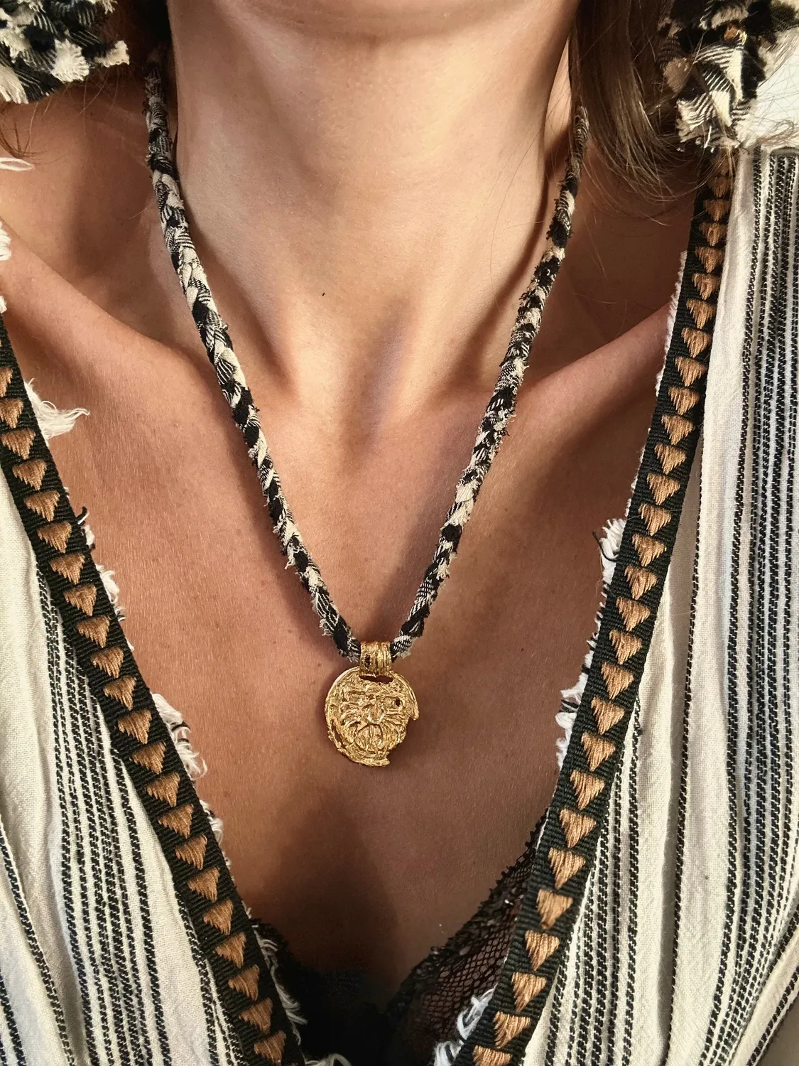 Elise Tsikis Eleftheria Ioannis collier vichy perles