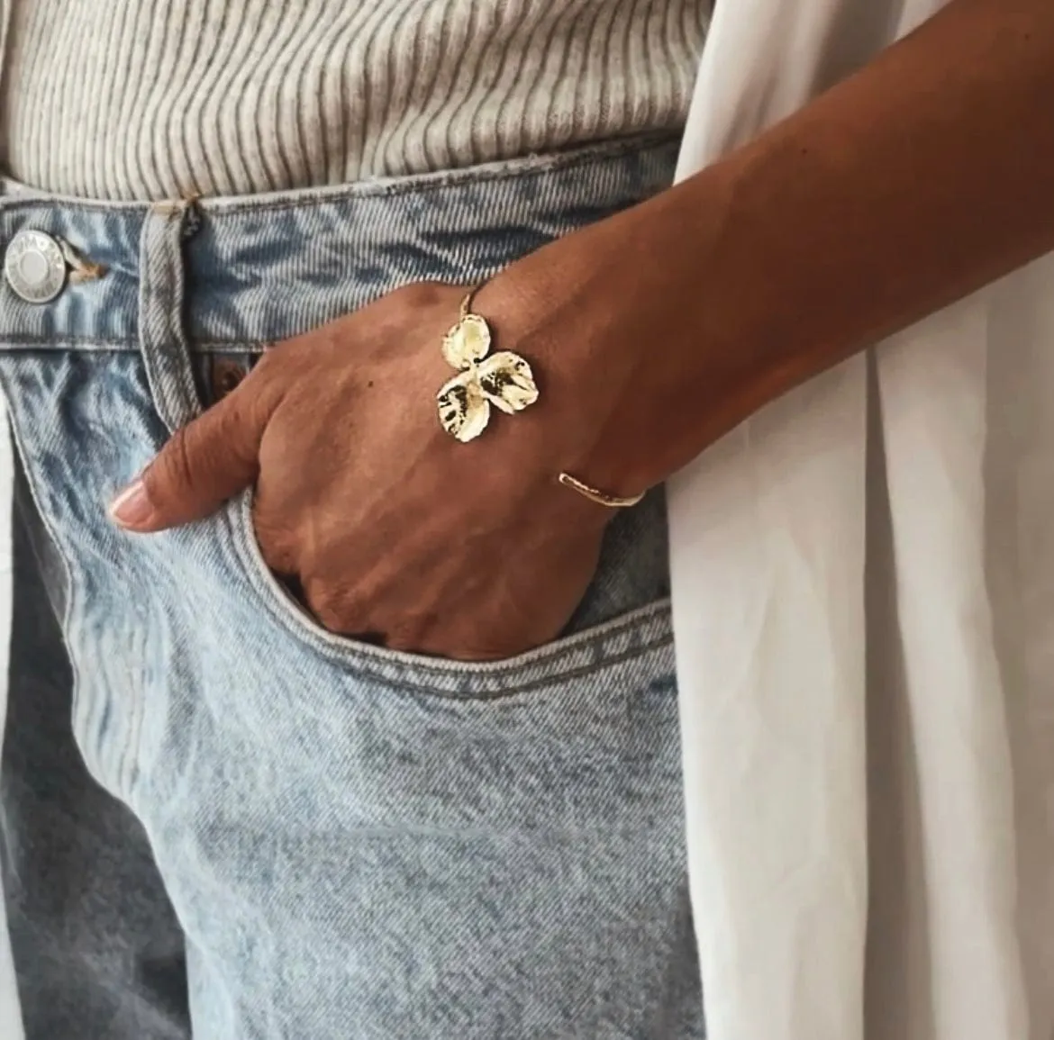 Elise Tsikis Pensée bracelet jonc fleur or jaune