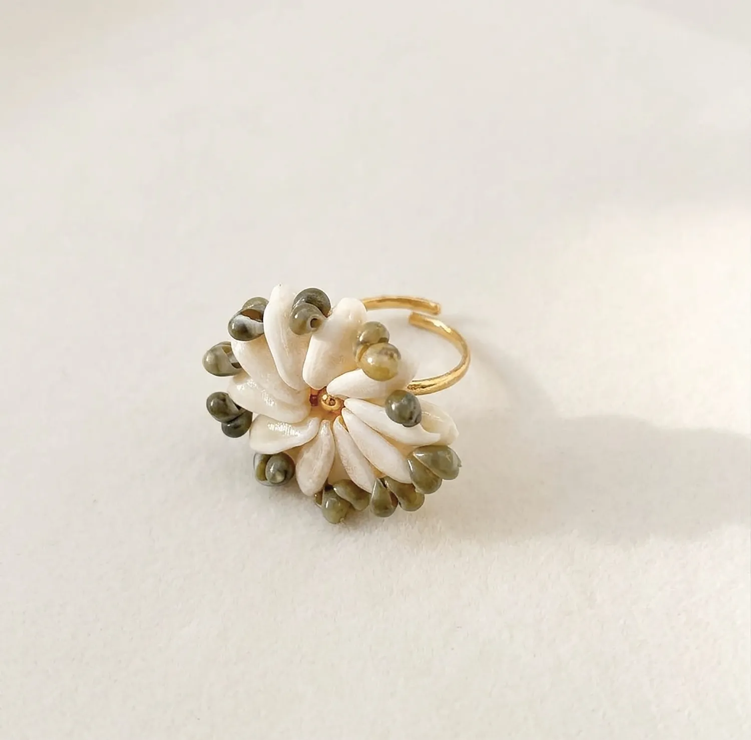 Elise Tsikis Inga bague couronne coquillages
